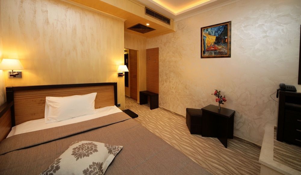 EfBet Hotel Double Room Single Use 3