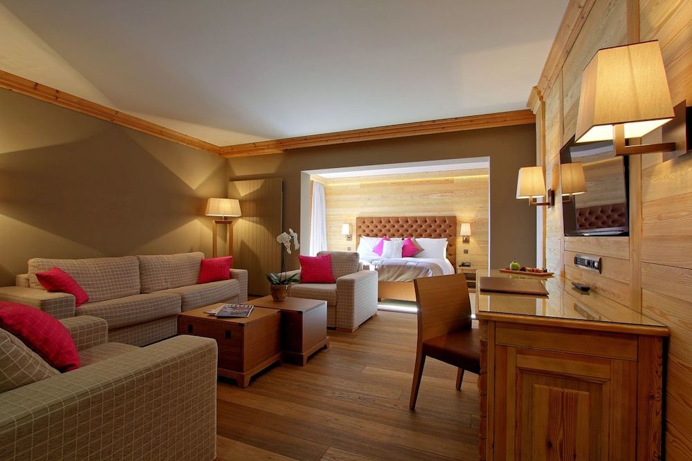 Deluxe Double Room, Balcony, Mountain View