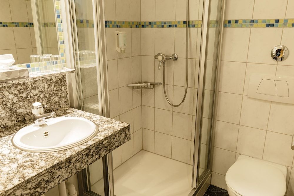 Hotel Victoria Lauberhorn Wengen, a Faern Collection Hotel Economy Double Room 5