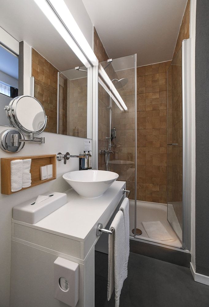 Home Swiss Hotel Standard Double Room 5