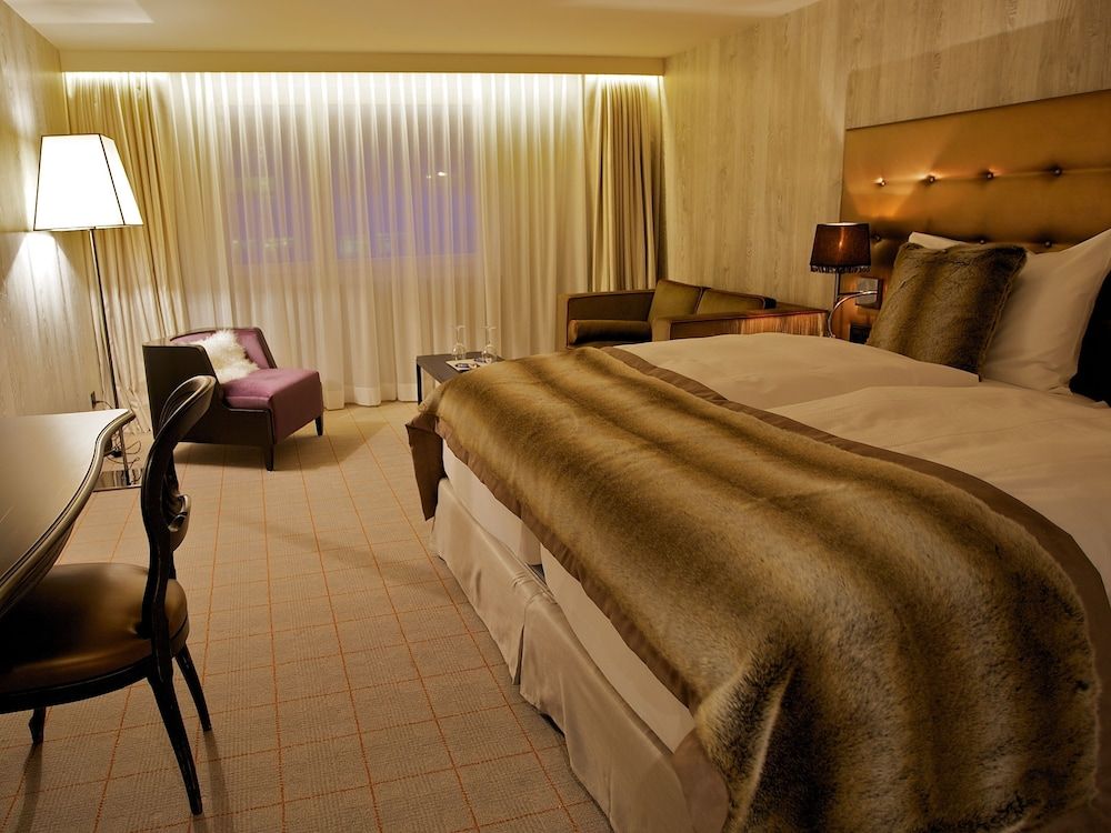 Grischa - DAS Hotel Davos Grand Double Room 3