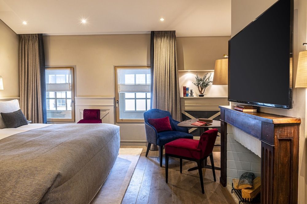 Hôtel Les Armures Deluxe Room 5