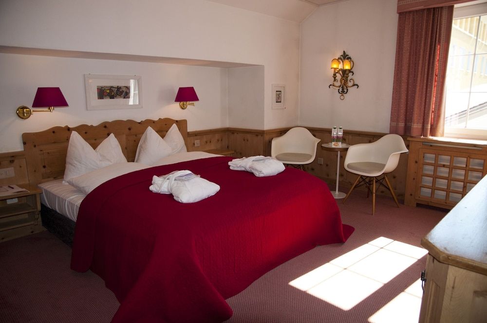Hotel Rosatsch Classic Double Room (3 Star) 4