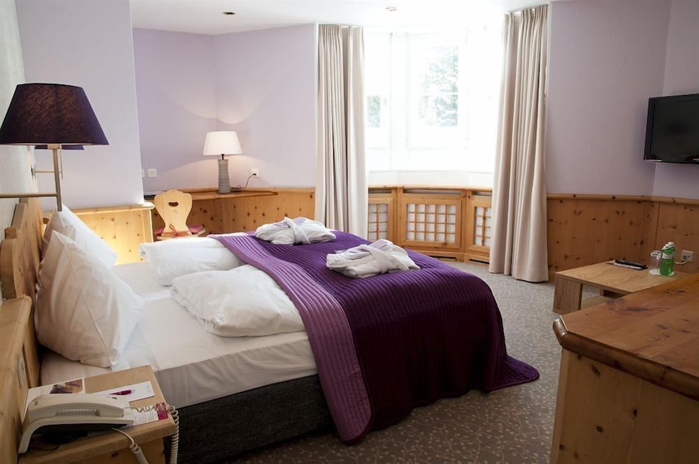 Hotel Rosatsch Classic Double Room (3 Star) 5