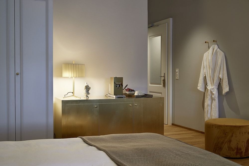 La Couronne Hotel Restaurant Deluxe Double Room (Boutique Deluxe) 5