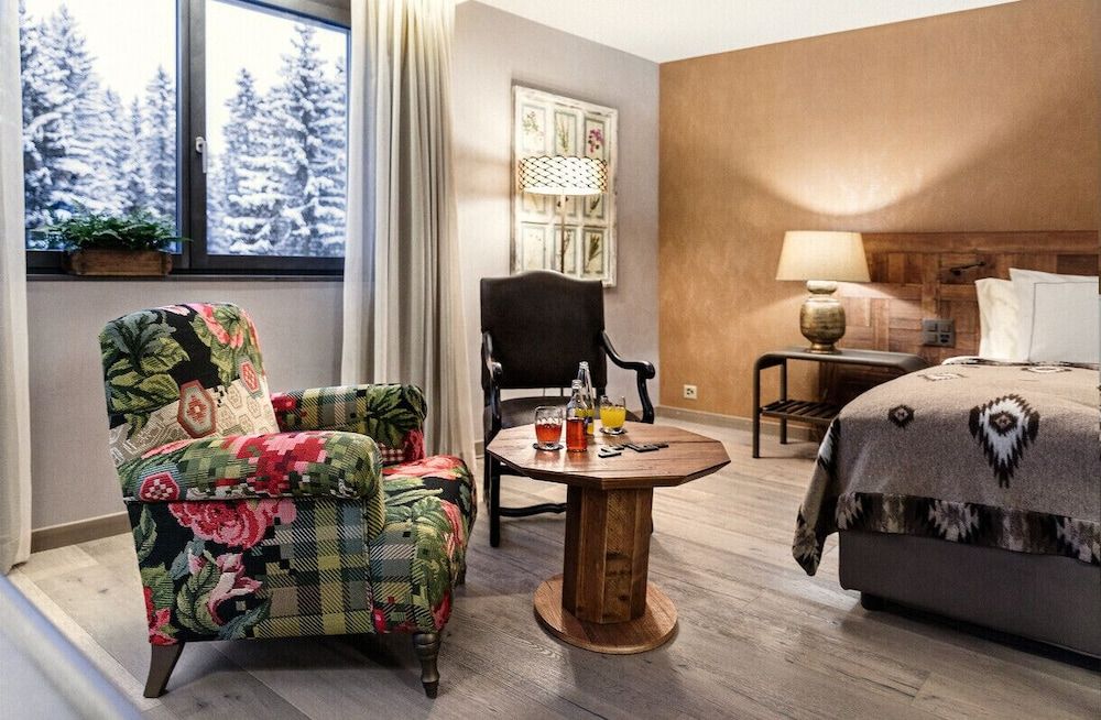 Valsana Hotel & Appartements Arosa Lifestyle Double Room with Balcony 3