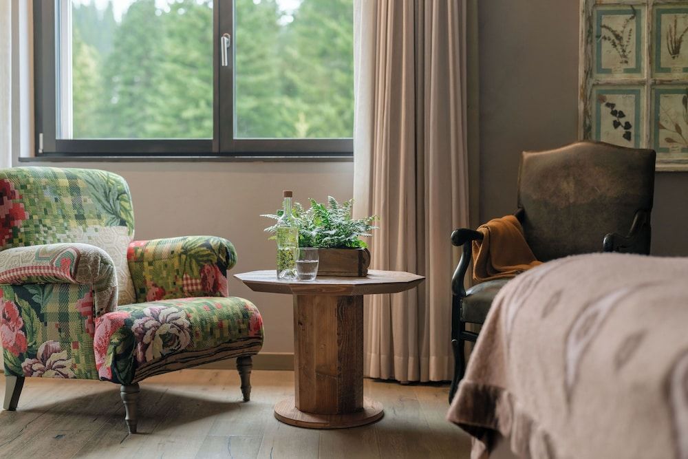 Valsana Hotel & Appartements Arosa Corner Junior Suite with Balcony and Lake View 3