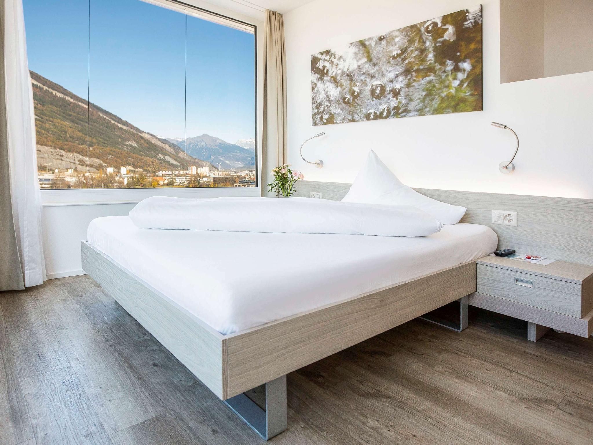 Comfort Room With 1 Double Bed, Mountain View