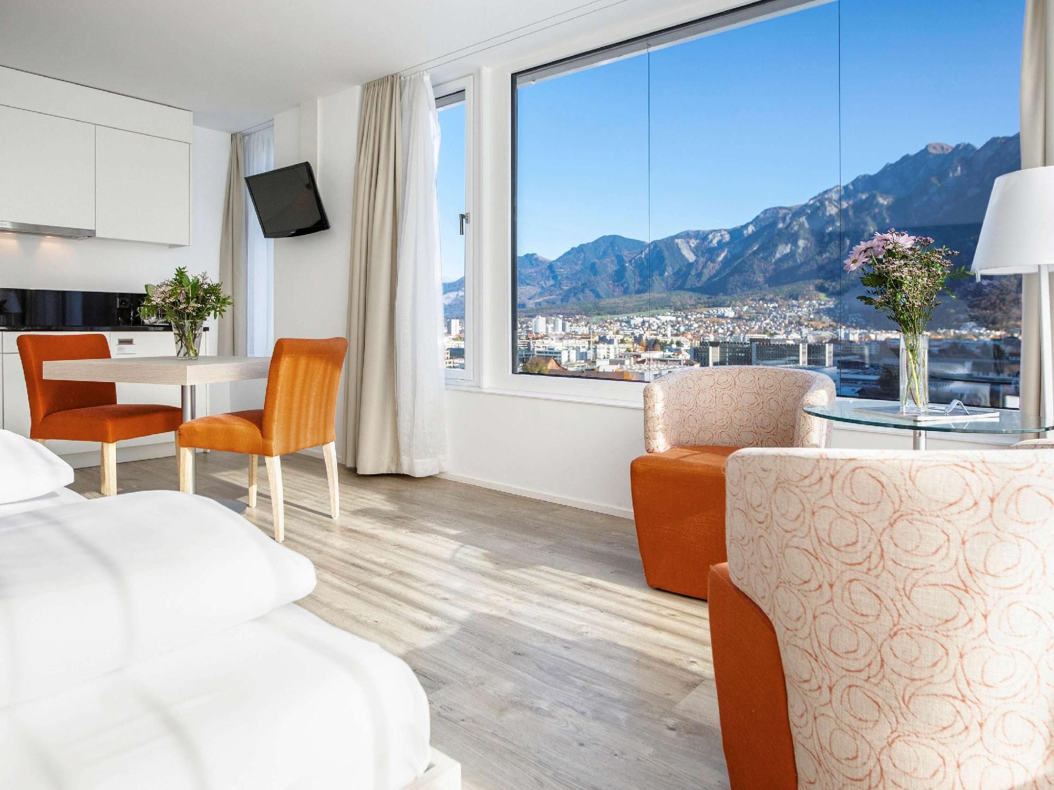 Superior "Corner" Room With 2 Single Beds, Moun Tain View