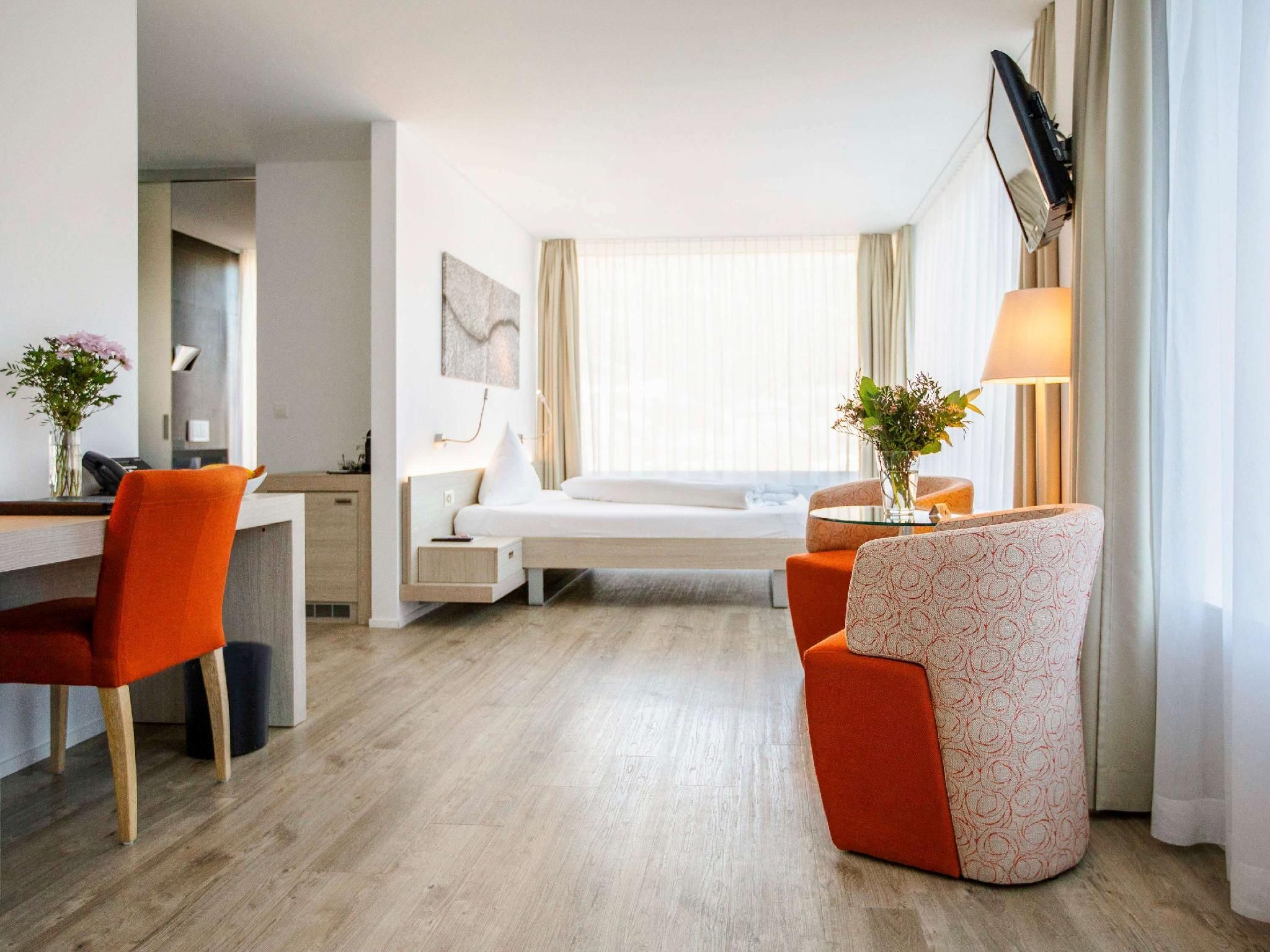Superior "Corner" Room With 1 Double Bed, Mount Ain View
