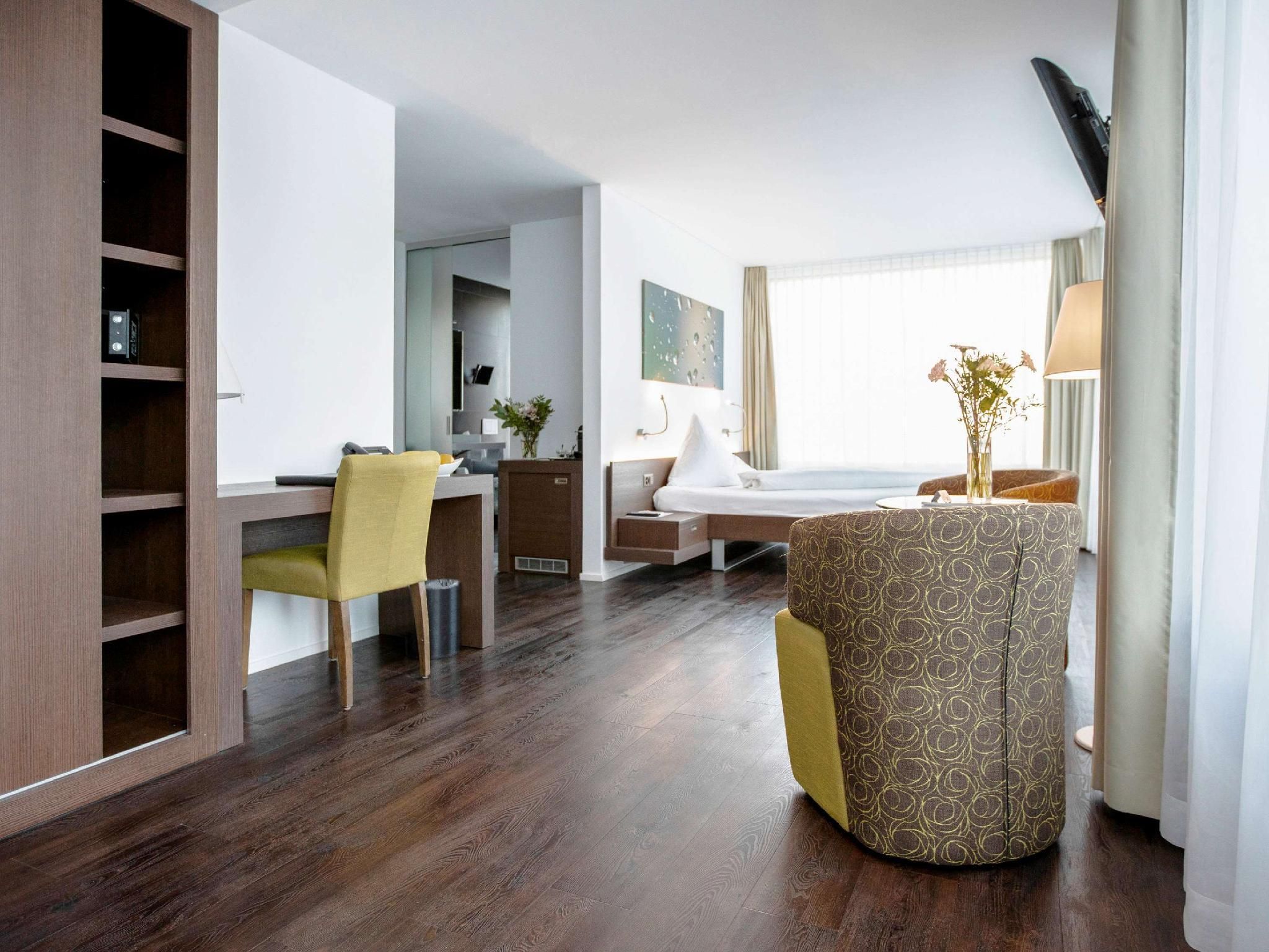 Comfort Room With 2 Single Beds