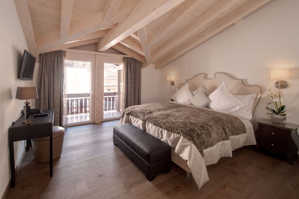 undefined SchlossHotel Zermatt – Active & CBD Spa Hotel 9