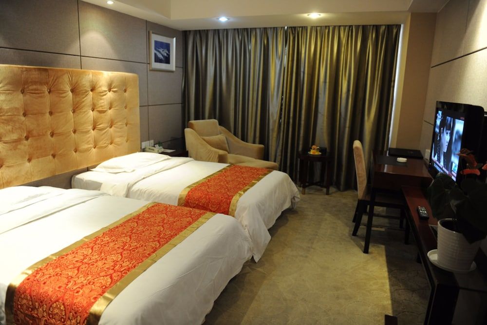 Standard Queen Room (Attached Building)