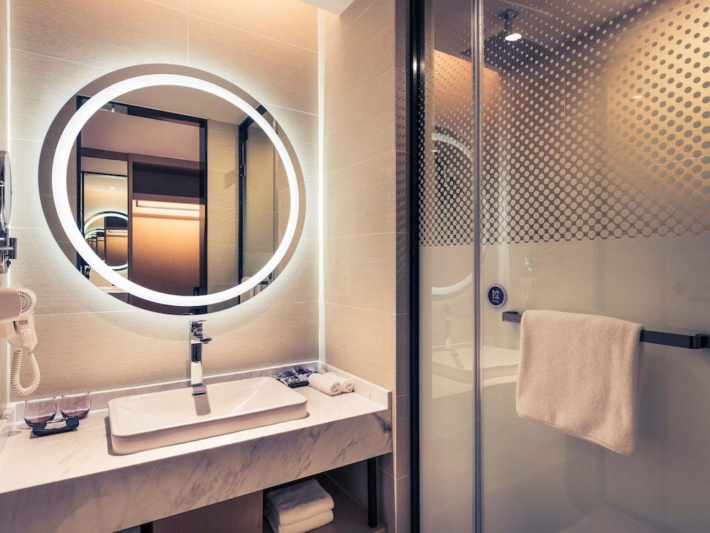 undefined Mercure Shanghai Hongqiao Railway Station 9
