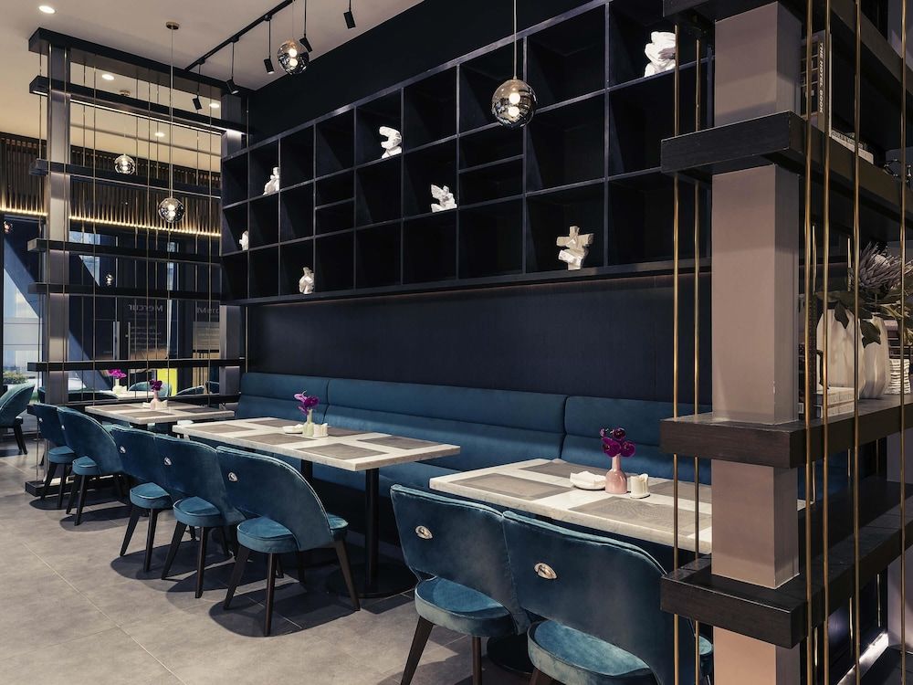 undefined Mercure Shanghai Hongqiao Railway Station 8