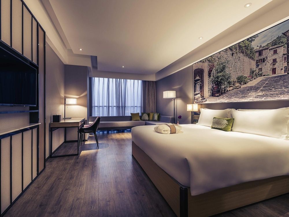 undefined Mercure Shanghai Hongqiao Railway Station 10