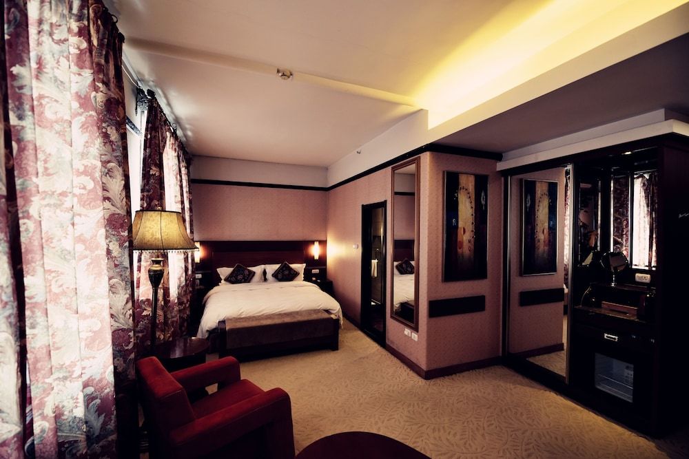 Luxury Single Room, 1 Queen Bed
