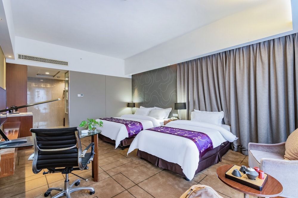 Twin Room (Super Sassy)