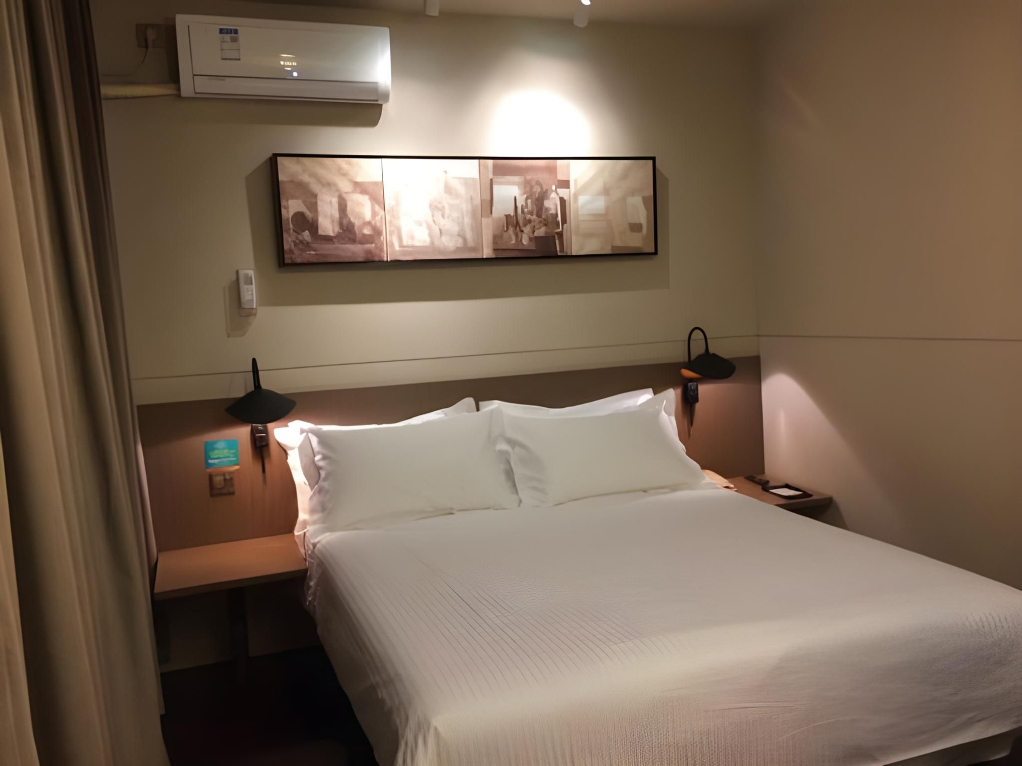 Jinjiang Inn Select Chifeng Railway Station