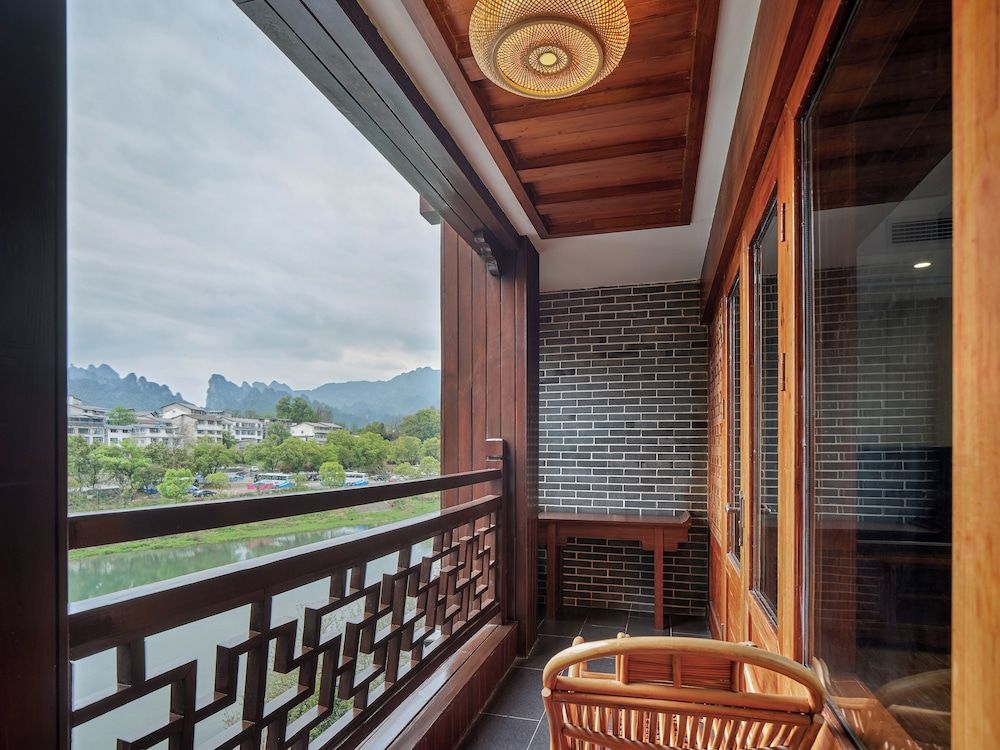 Lee's Boutique Resort Deluxe Suite, Balcony, Lake View 4