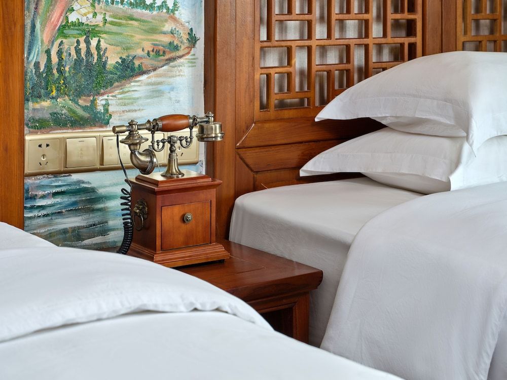 Lee's Boutique Resort Twin Room with Lake View 2