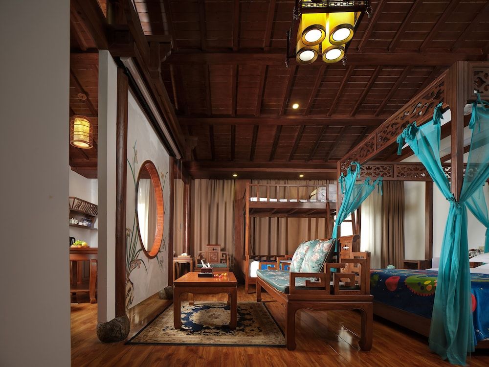 Lee's Boutique Resort Deluxe Suite, Balcony, Lake View 10