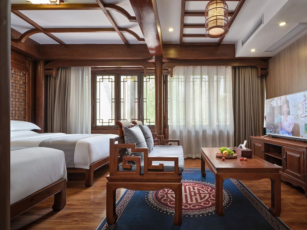 Lee's Boutique Resort Twin Room with Lake View 10