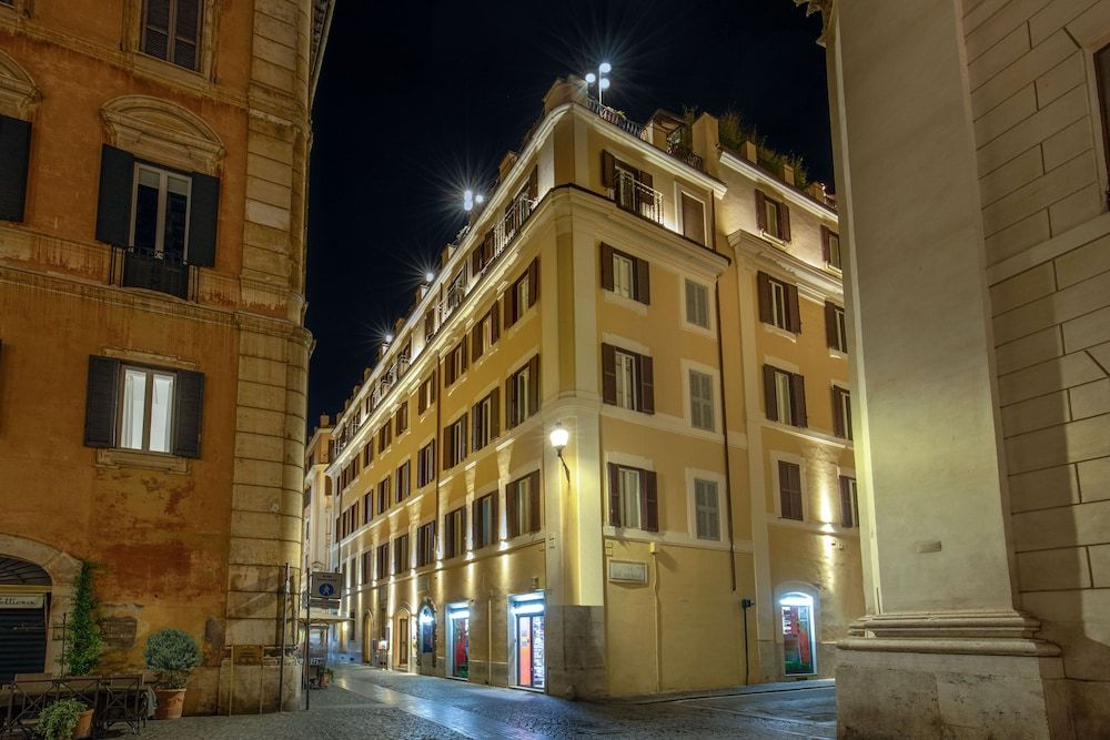 undefined 9Hotel Cesari 6