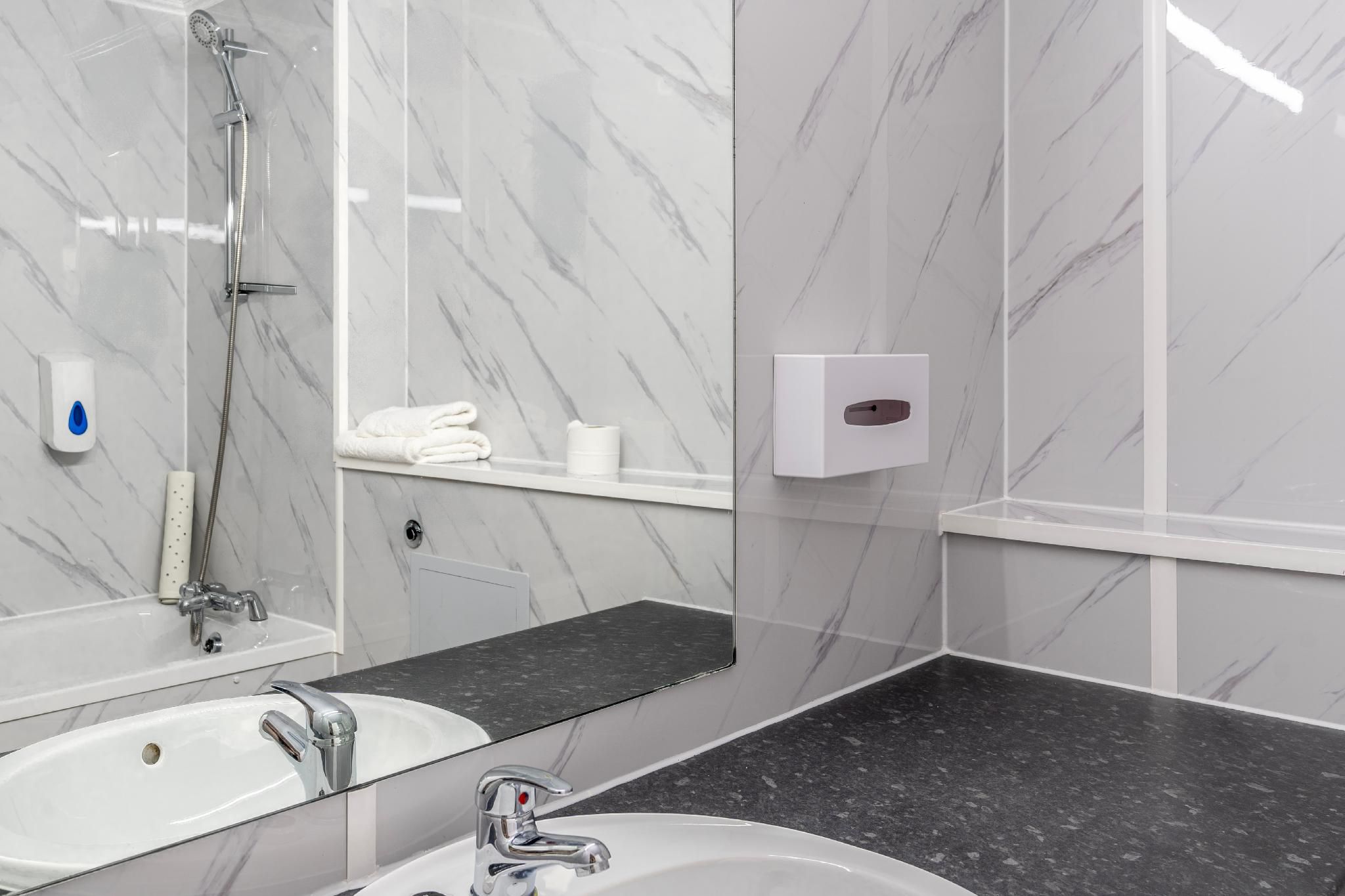 undefined Britannia Sachas Hotel 10