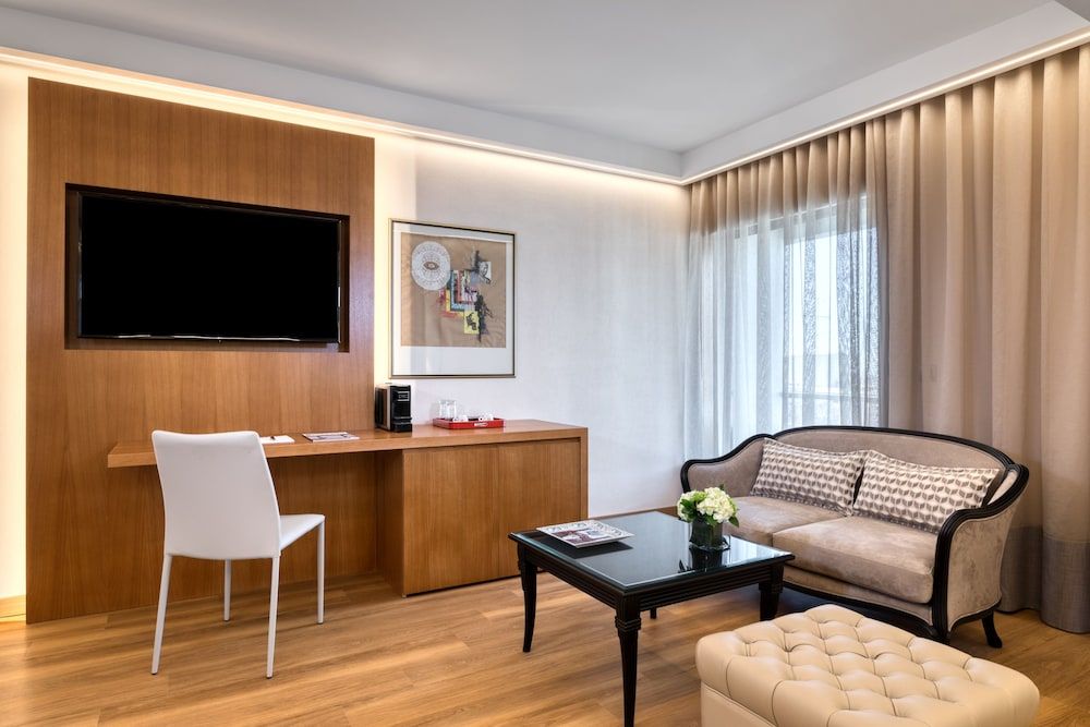 undefined Divani Palace Acropolis 10