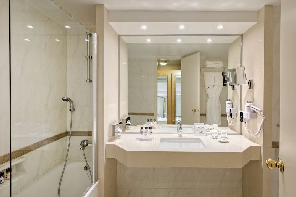 Divani Caravel Essential Room 3