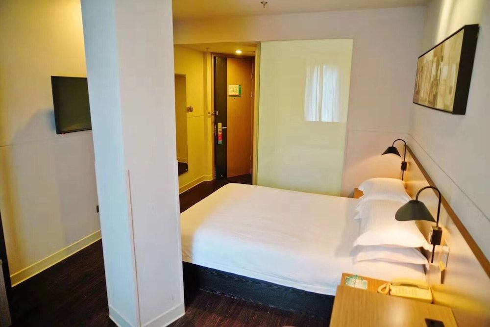 Business Room (C)