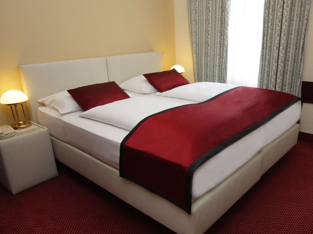 undefined Theaterhotel & Suites Wien 6