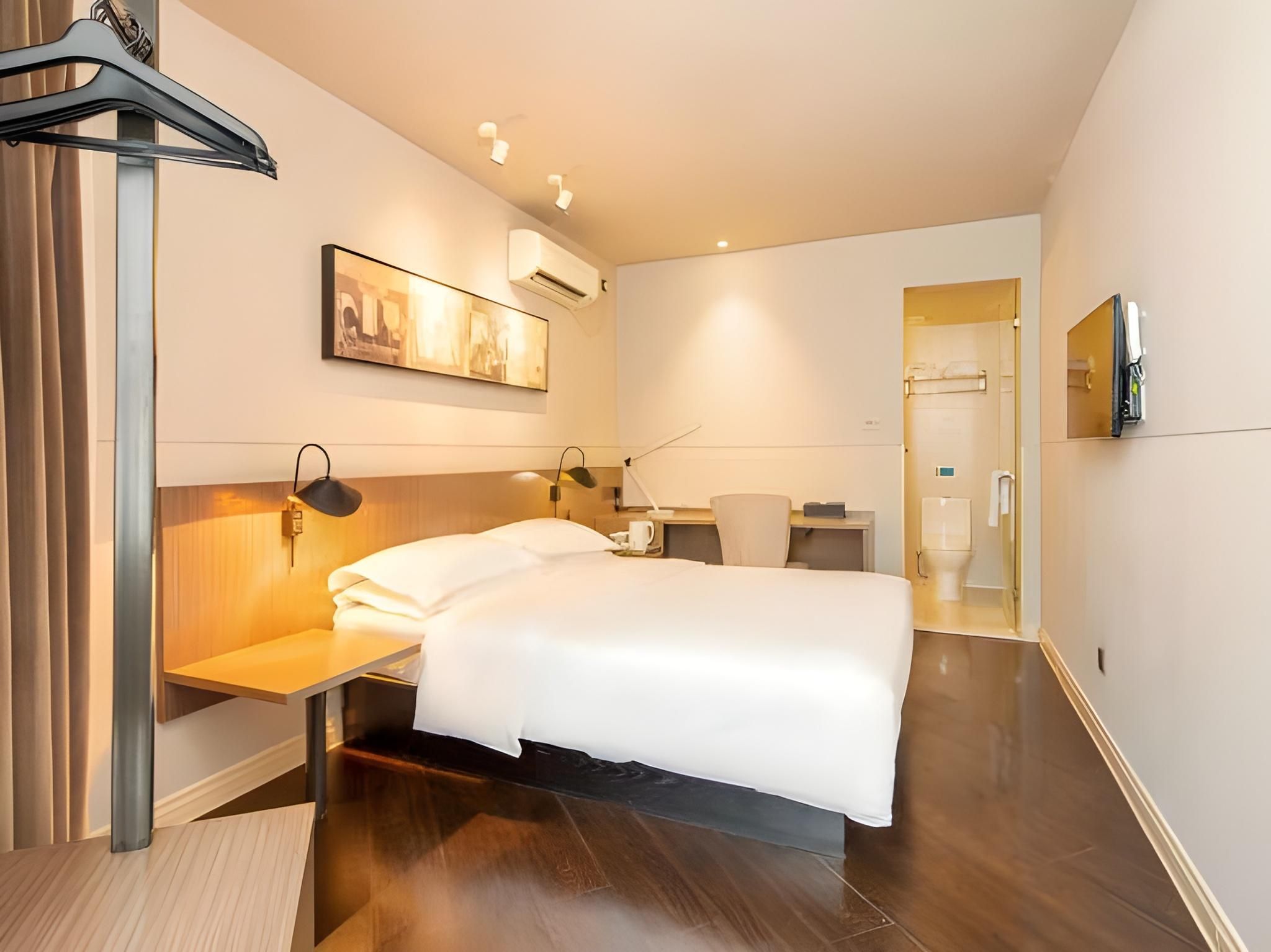 WH - Superior Bed Room