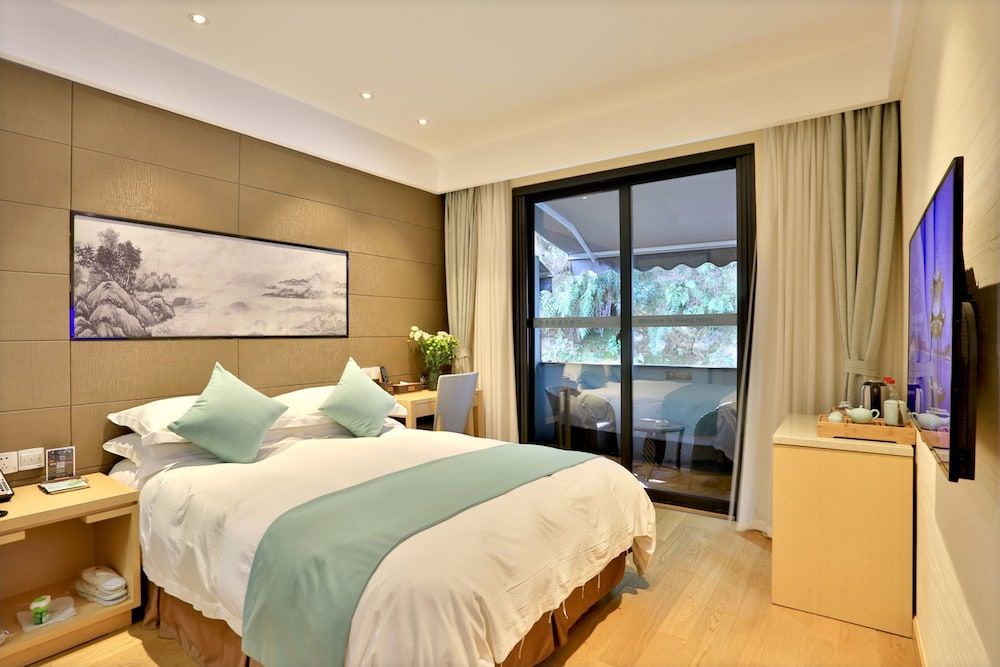 Hiking Hotel Hangzhou Family Suite 3