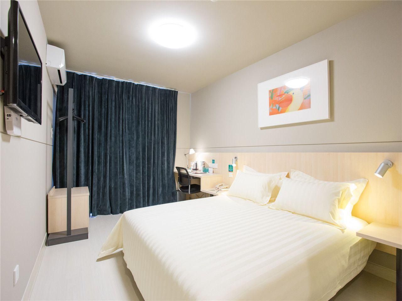 WH - Superior Bed Room