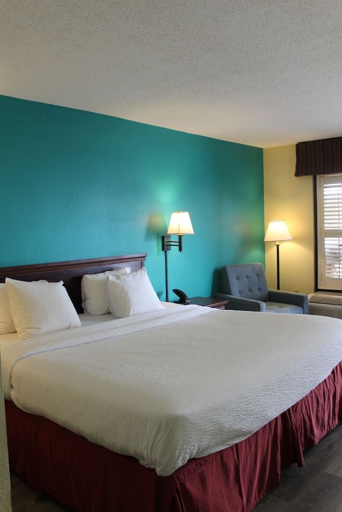 Standard Room, 1 King Bed