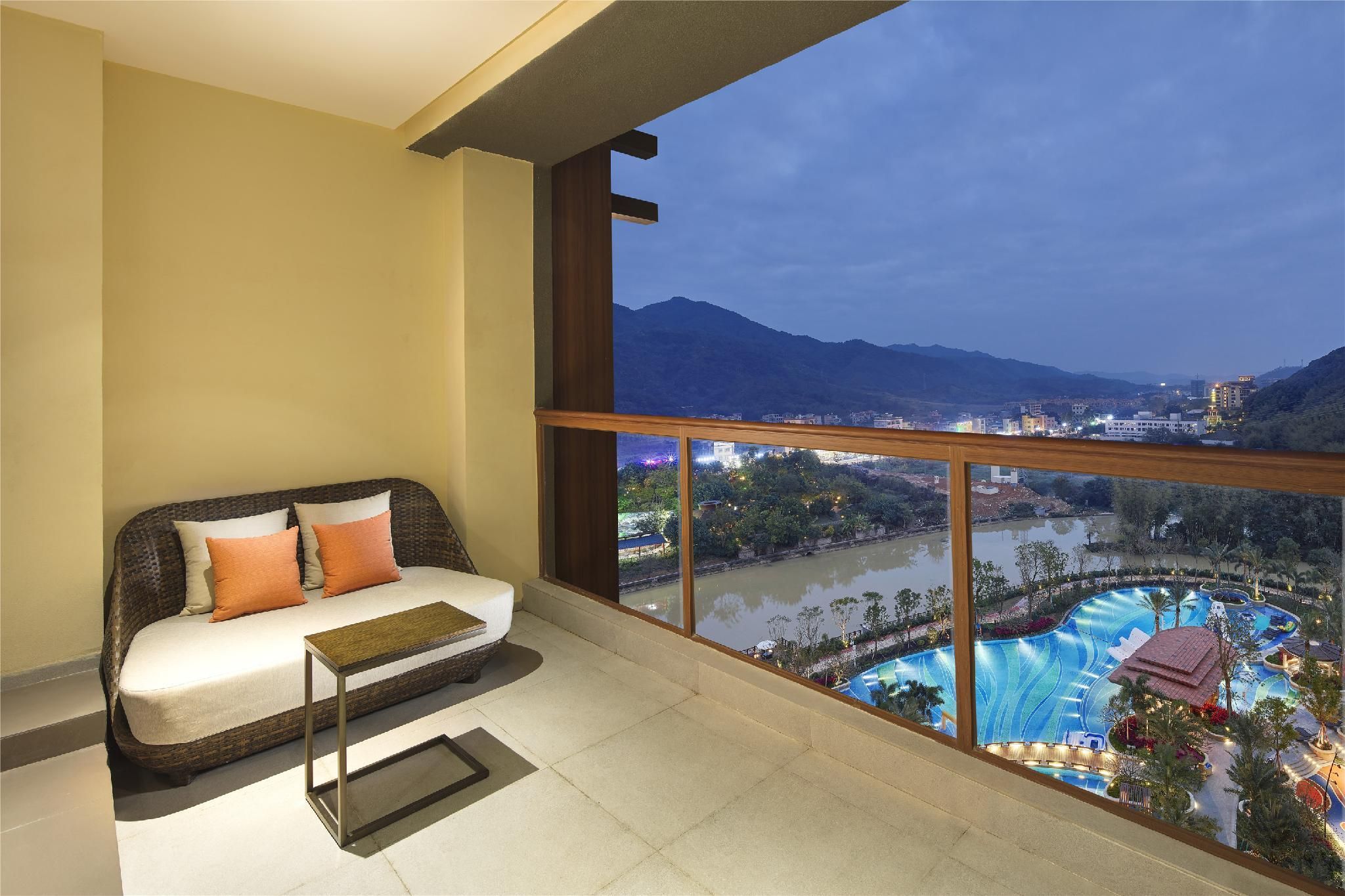 King Executive River-Mountain View W/Hot Tub