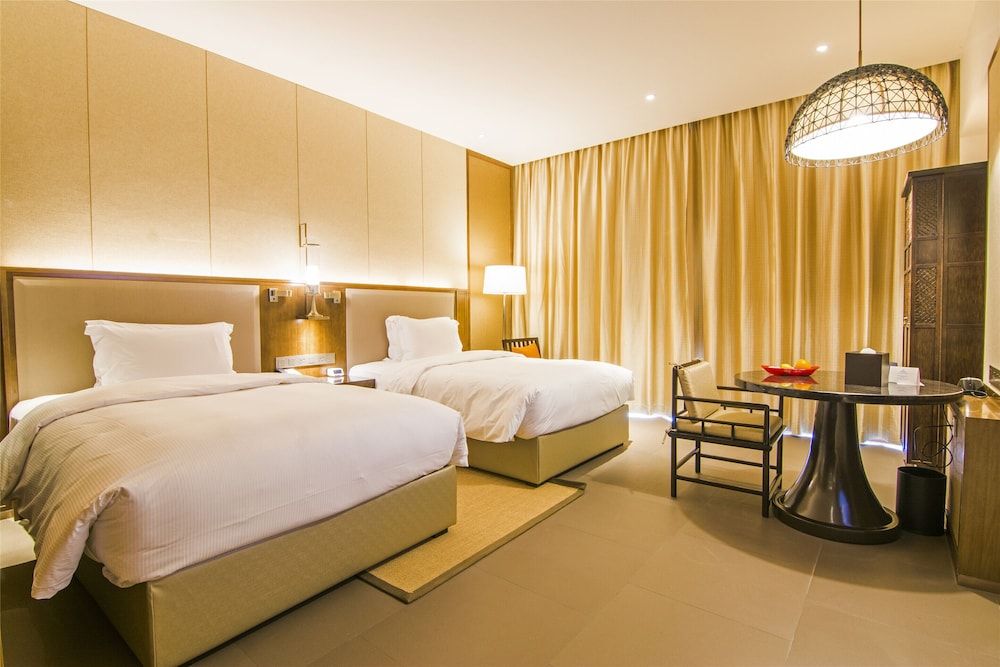 Deluxe Room, 2 Twin Beds, Bathtub, Bay View (River/Mountain View, Hot Tub)