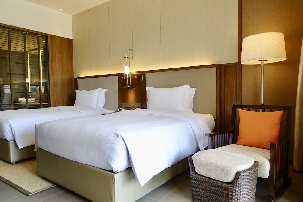 Deluxe Room, 2 Twin Beds, Bathtub, Bay View (River/Mountain View, Hot Tub)