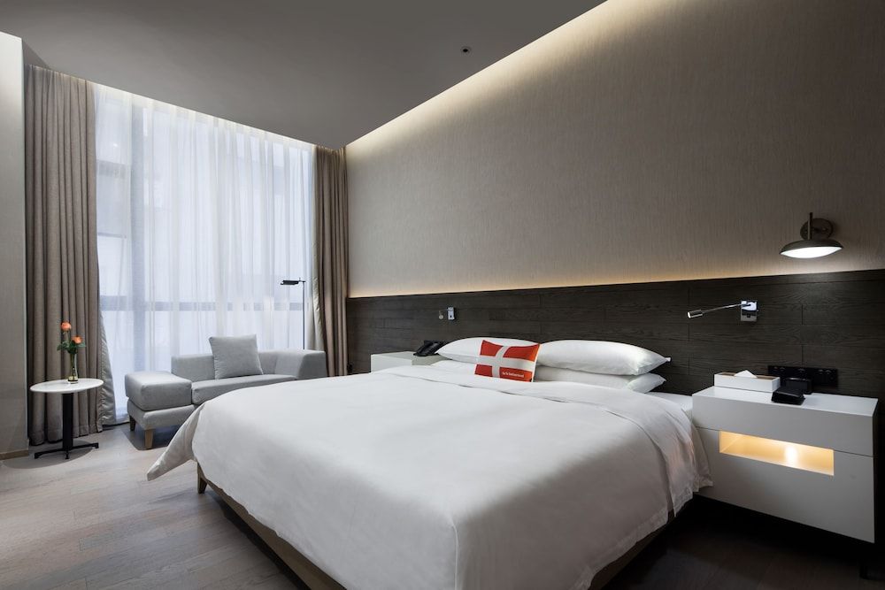 undefined Swisstouches Guangzhou Hotel Residences 9