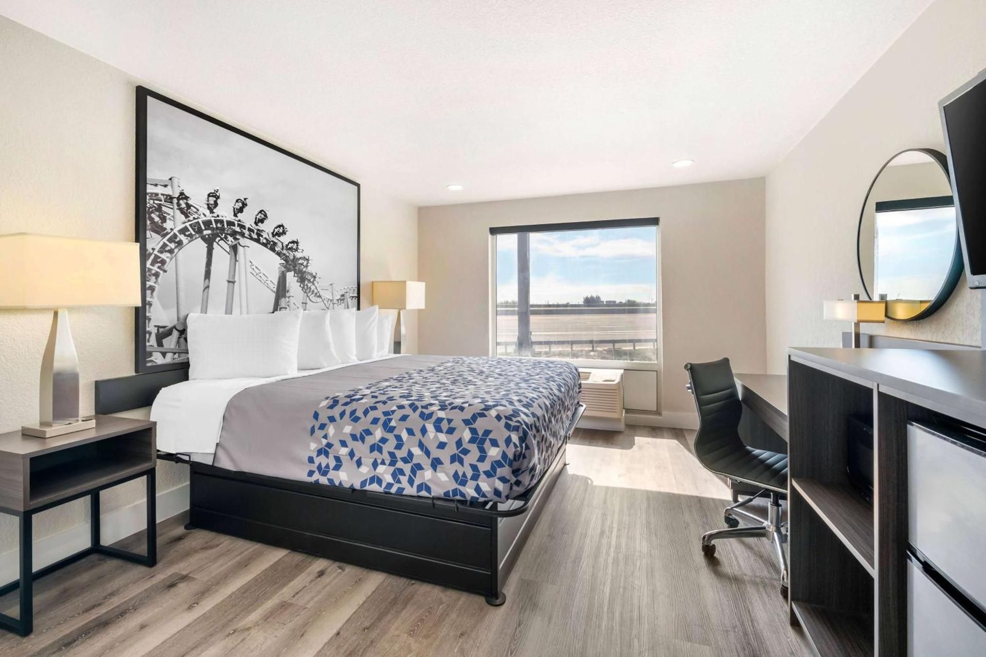 undefined Super 8 by Wyndham Orlando Near Florida Mall 4