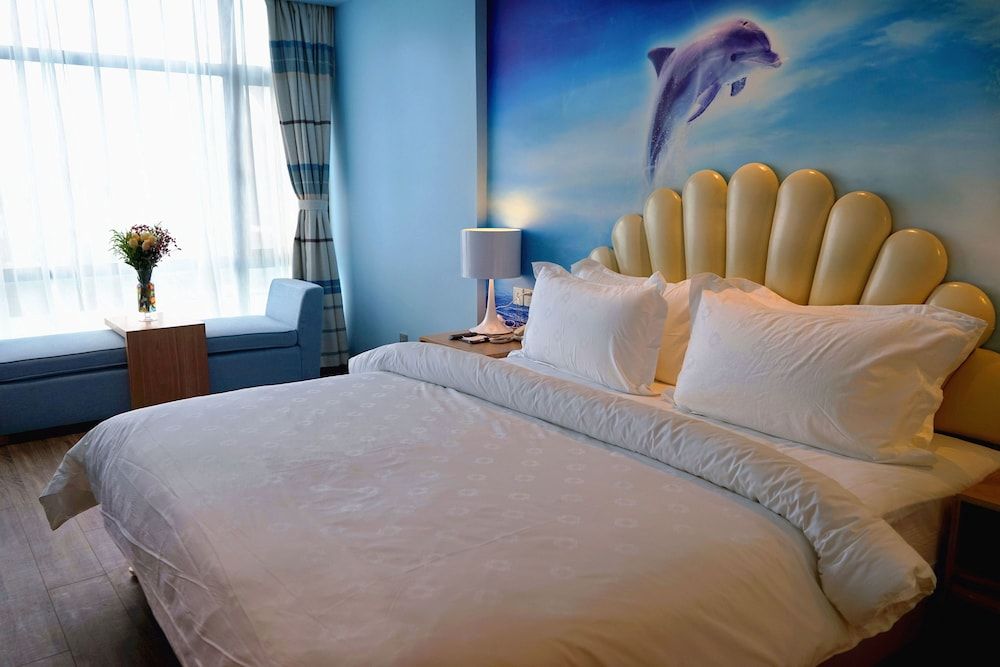 Metropolo Jinshanzui Village Hotel Double Room (Very Sassy)