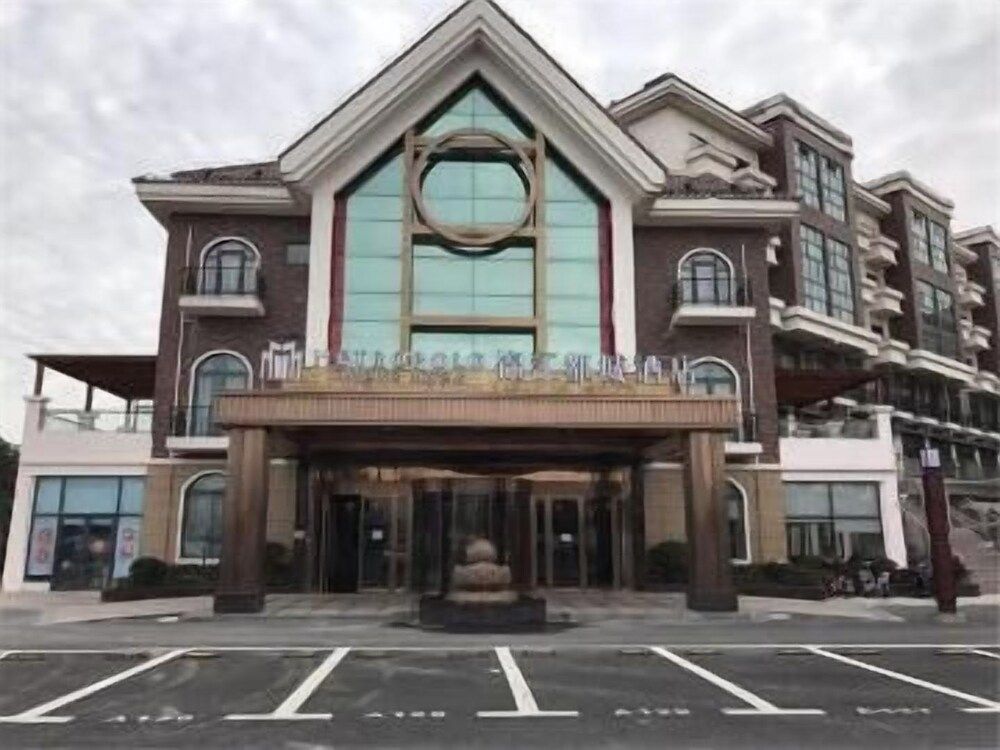 undefined Metropolo Jinshanzui Village Hotel 8