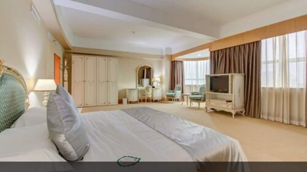 Suite (Ministerial)