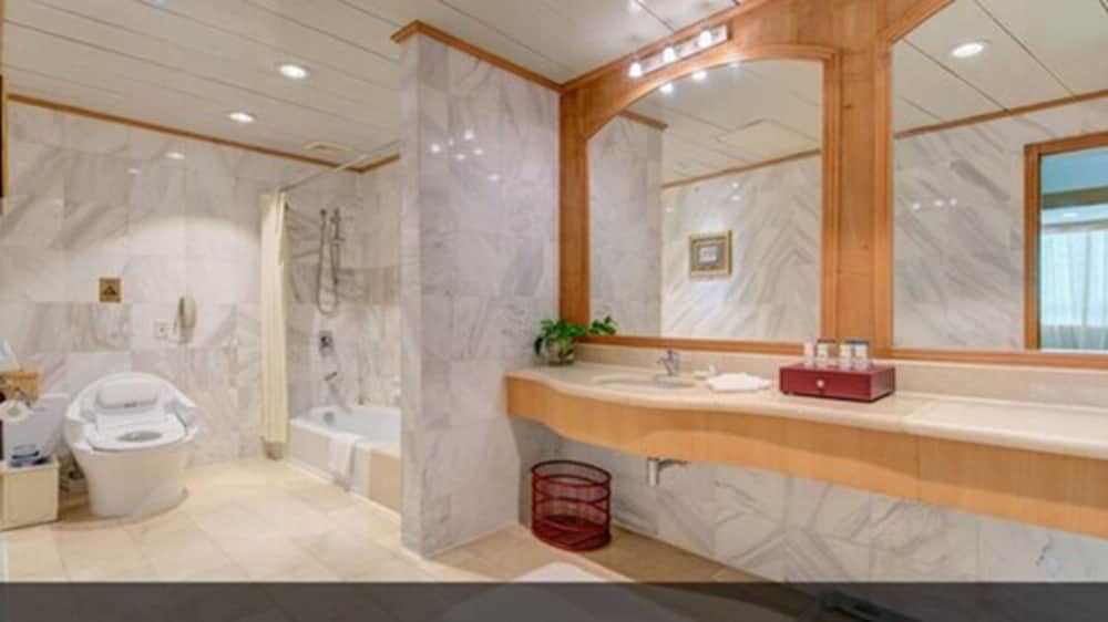Suite (Ministerial)