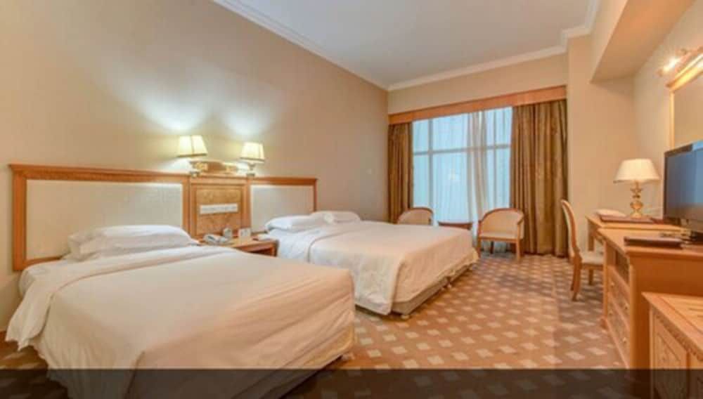 Room (Parent)