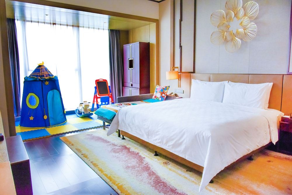 Standard Room, 1 King Bed (Kids Theme, Xiamen Bay View)
