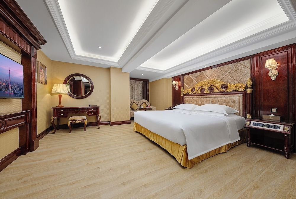 undefined Yueda Financial City International Hotel 8