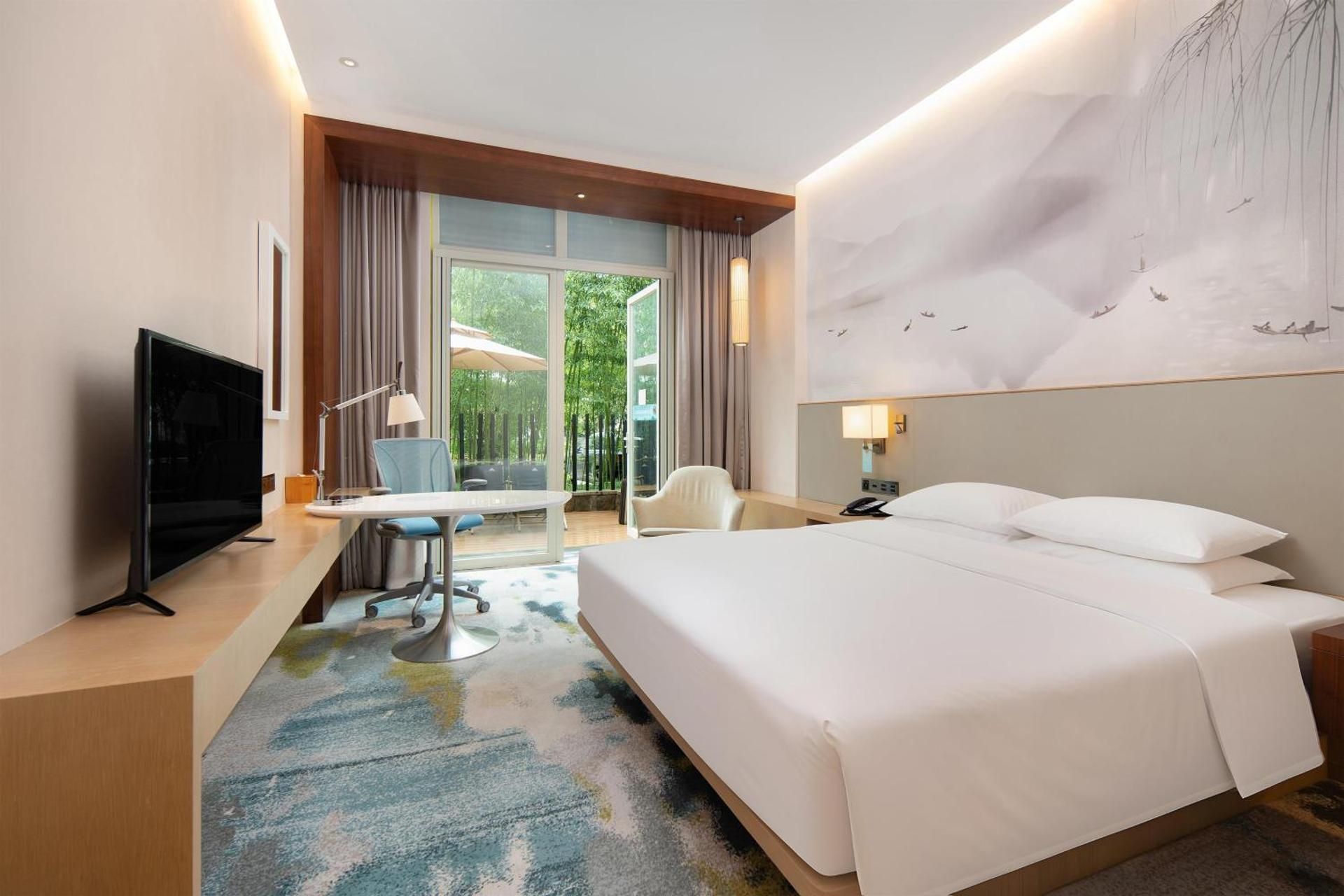 King Room with Courtyard View
